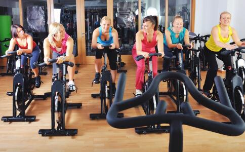 運(yùn)動(dòng)前后可以吃哪些食物 運(yùn)動(dòng)前后如何飲食 運(yùn)動(dòng)前后飲食要注意什么