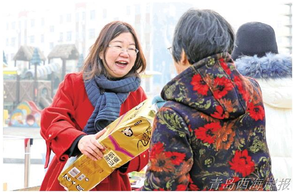 “最美新區(qū)人”候選人：隱珠街道石橋管區(qū)黨委副書記、主任，雙珠路社區(qū)黨委書記 張英