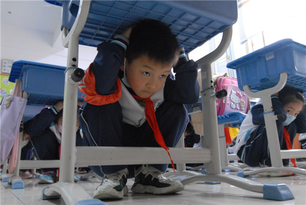 中國防災(zāi)日 即墨校園里演練忙