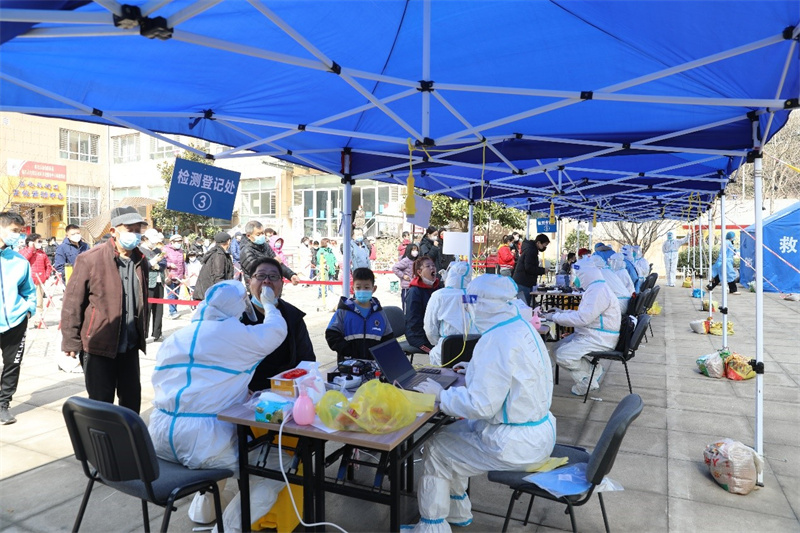 黨員就是“一面旗” 青島市北區(qū)讓黨旗飄揚(yáng)在戰(zhàn)“疫”一線