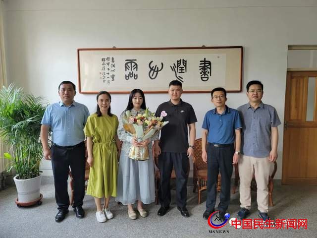 「工會動態(tài)」平度市常州路小學(xué)開展新婚教職工牛家鈺慰問活動