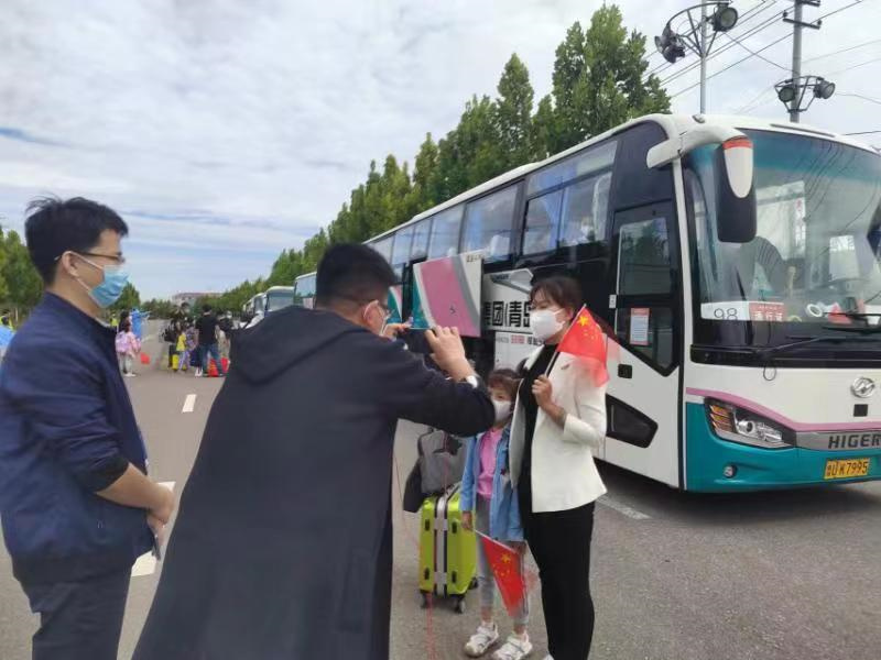 交運萊西援即墨防控轉(zhuǎn)運車隊續(xù)寫抗疫回家序曲