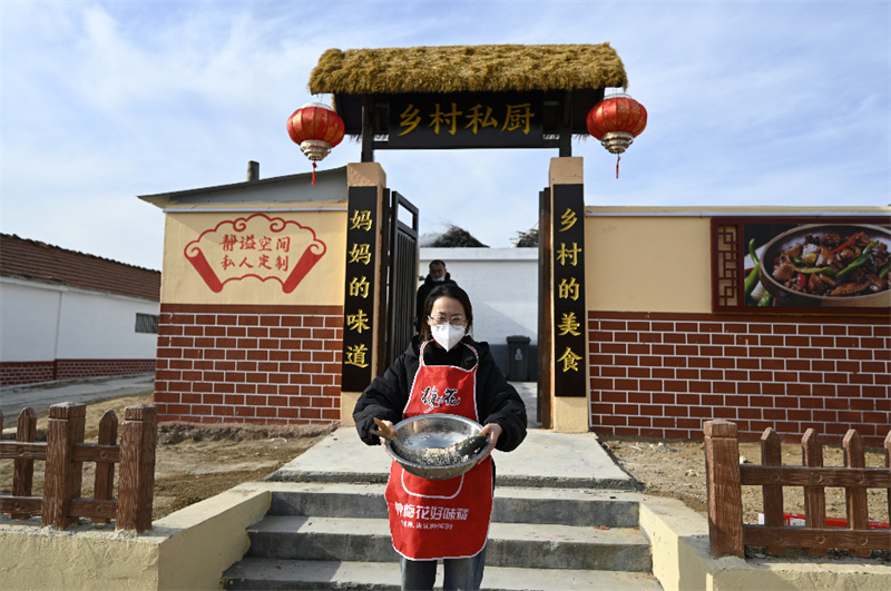 點(diǎn)旺鄉(xiāng)村“煙火氣”青島西海岸新區(qū)：藏馬鄉(xiāng)村美食街開業(yè)納客