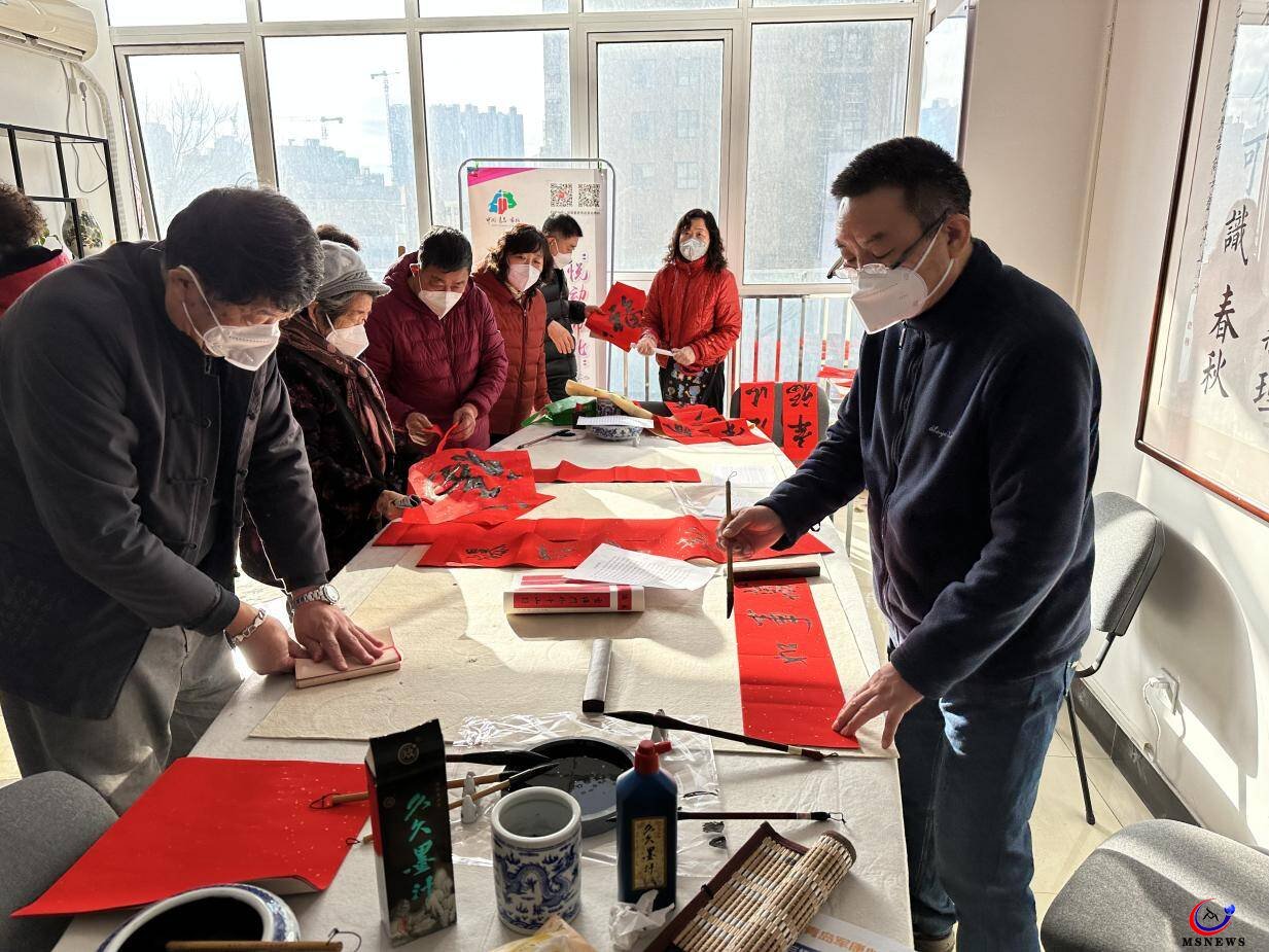 市北區(qū)大港街道開展“翰墨飄香迎新春”寫福送?；顒?dòng)