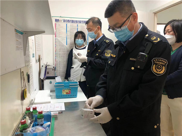 再出重拳 ，嶗山區(qū)市場(chǎng)監(jiān)管局開展罰沒物資集中銷毀活動(dòng)