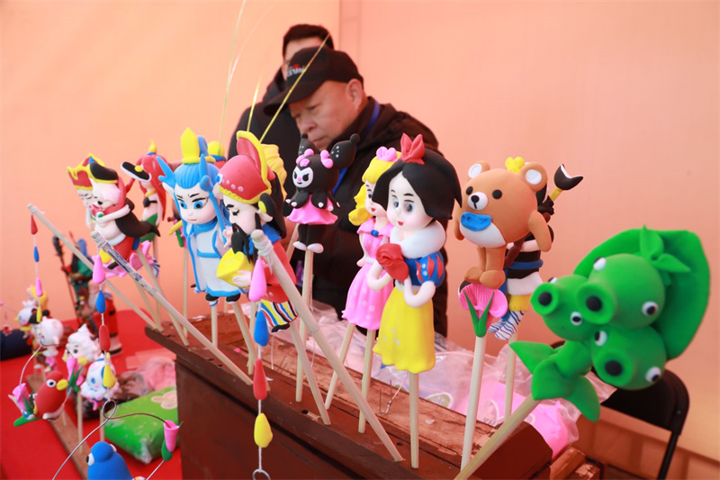 糖球會絕活之二：面塑絕活在糖球會上大放異彩，傳統(tǒng)技藝展現(xiàn)民俗魅力