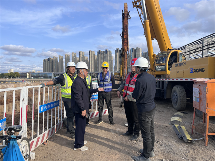 筑牢秋冬安全防線 青島市開展重點工程特種 設備與消防安全專項檢查