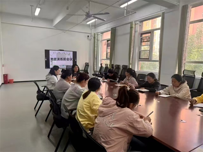 以練筑防 護(hù)幼平安—青島萊西水集街道中心幼兒園防震應(yīng)急演練